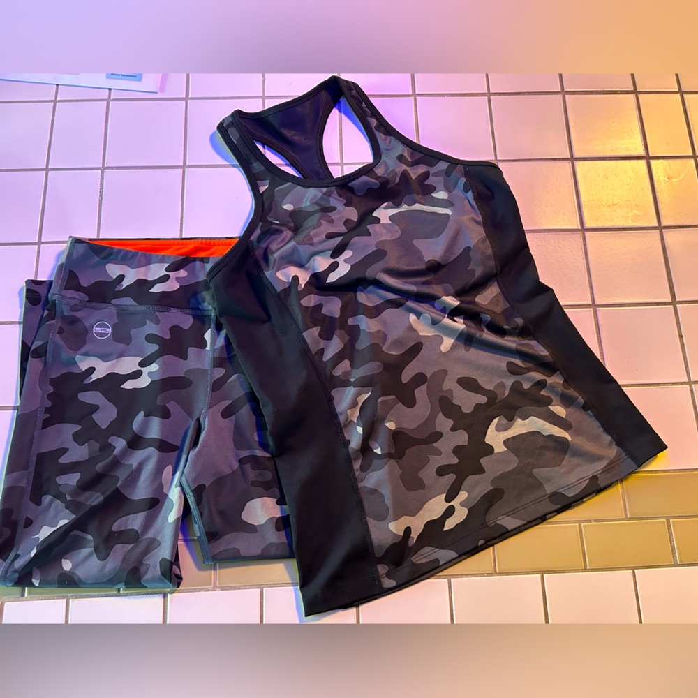 Lauren by Ralph Lauren Camo Print Activewear Set size medium
